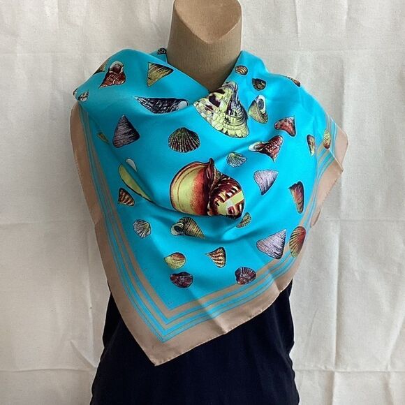 Vintage Oversized seashell print scarf. SC0141 - Picture 1 of 9